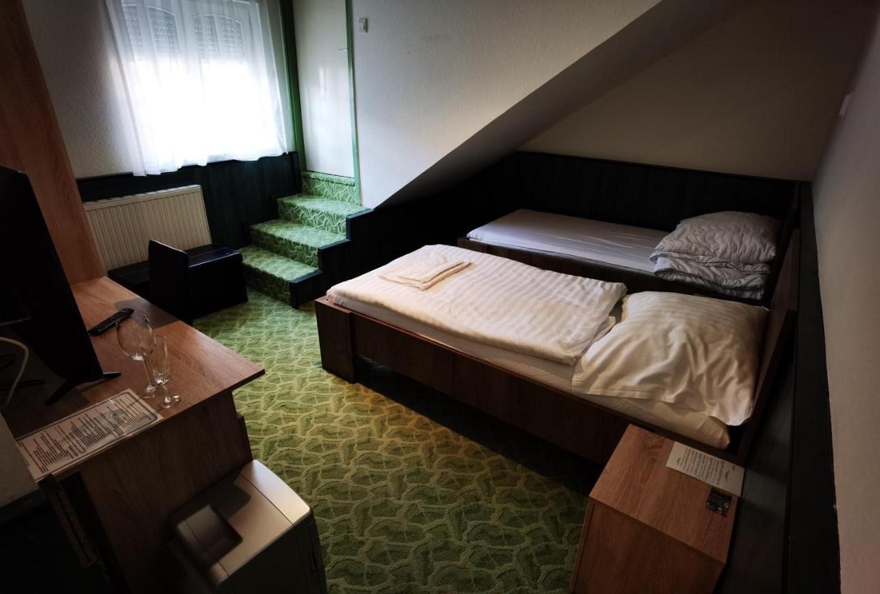 Komplex -Rendezvenytermek-Panzio-Apartman-Irodak- Mateszalka Eksteriør bilde
